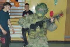 040
