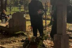 W ciszy, ze zniczem w dłoni i refleksją w sercu...